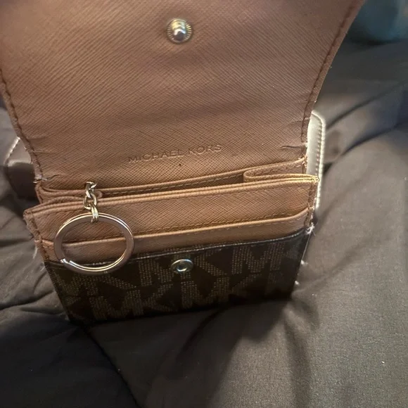 Michael Kors Jet Set Travel Card Case – Logo Canvas Compact Wallet - Picture 5 of 5